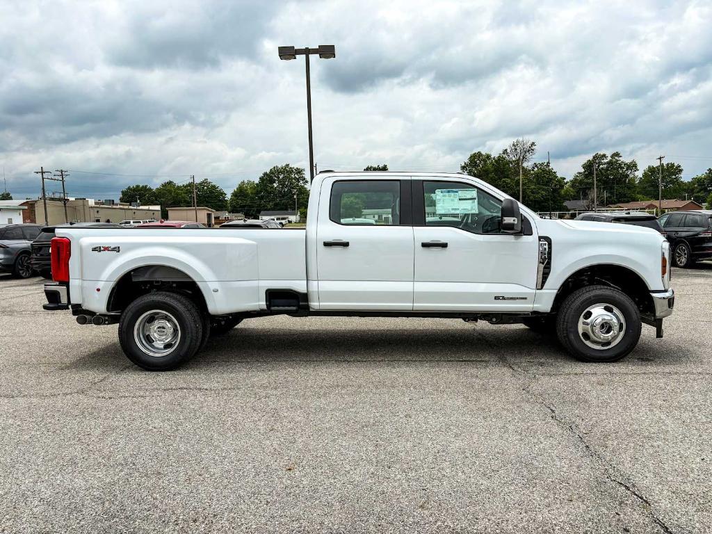 new 2025 Ford F-350 car, priced at $67,232