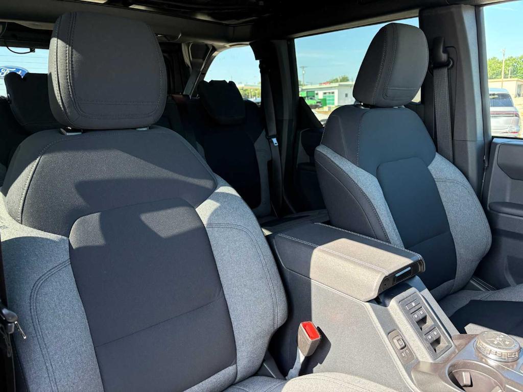 new 2025 Ford Bronco car, priced at $45,138
