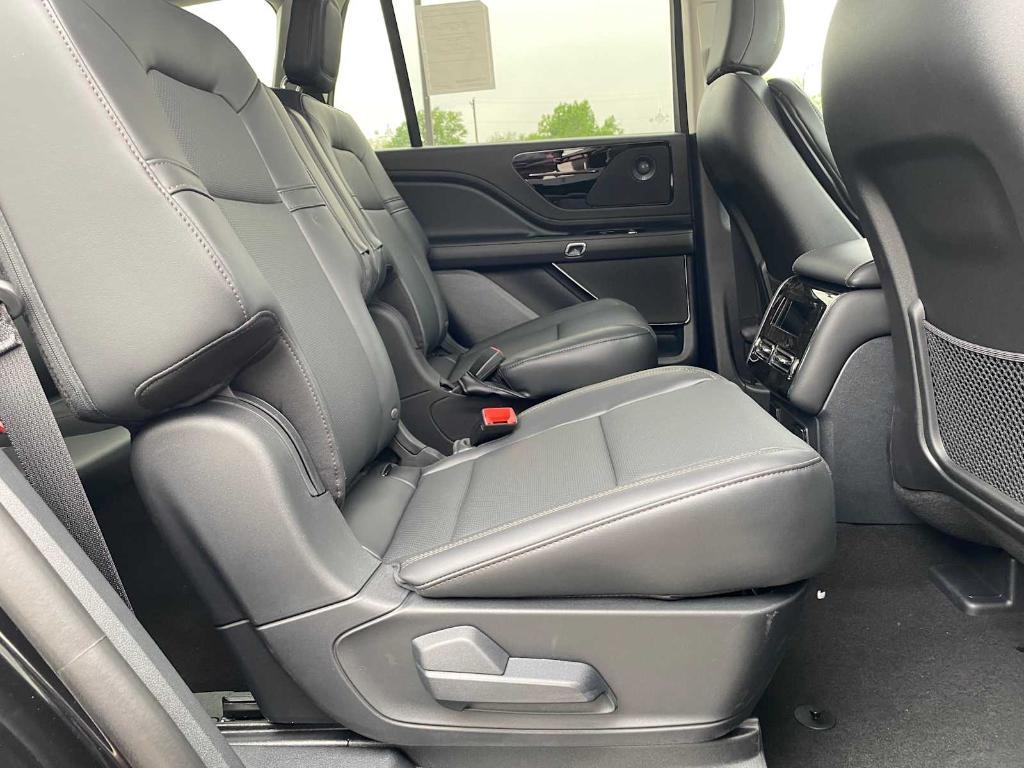 new 2025 Lincoln Aviator car, priced at $60,157