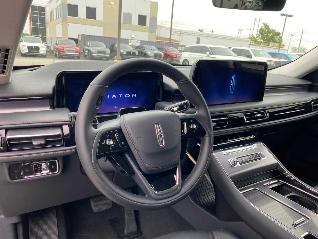 new 2025 Lincoln Aviator car, priced at $60,157
