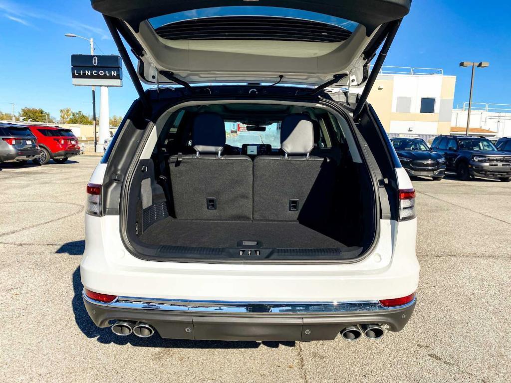 new 2025 Lincoln Aviator car, priced at $64,175