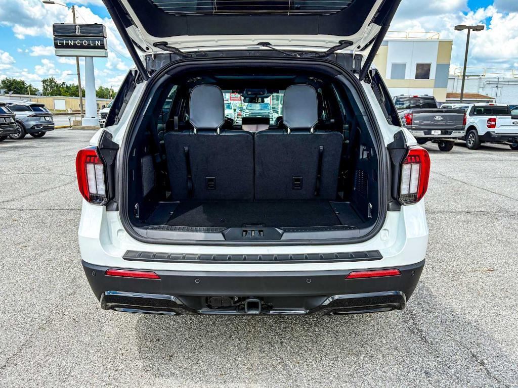new 2025 Ford Explorer car, priced at $50,253