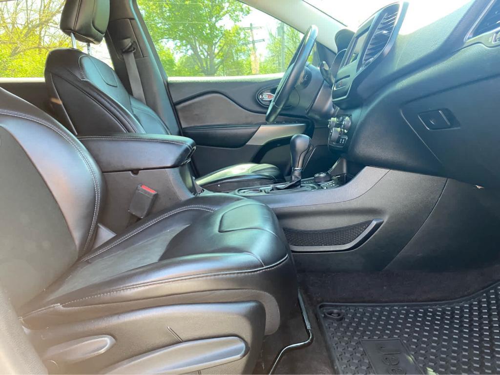 used 2019 Jeep Cherokee car, priced at $13,931
