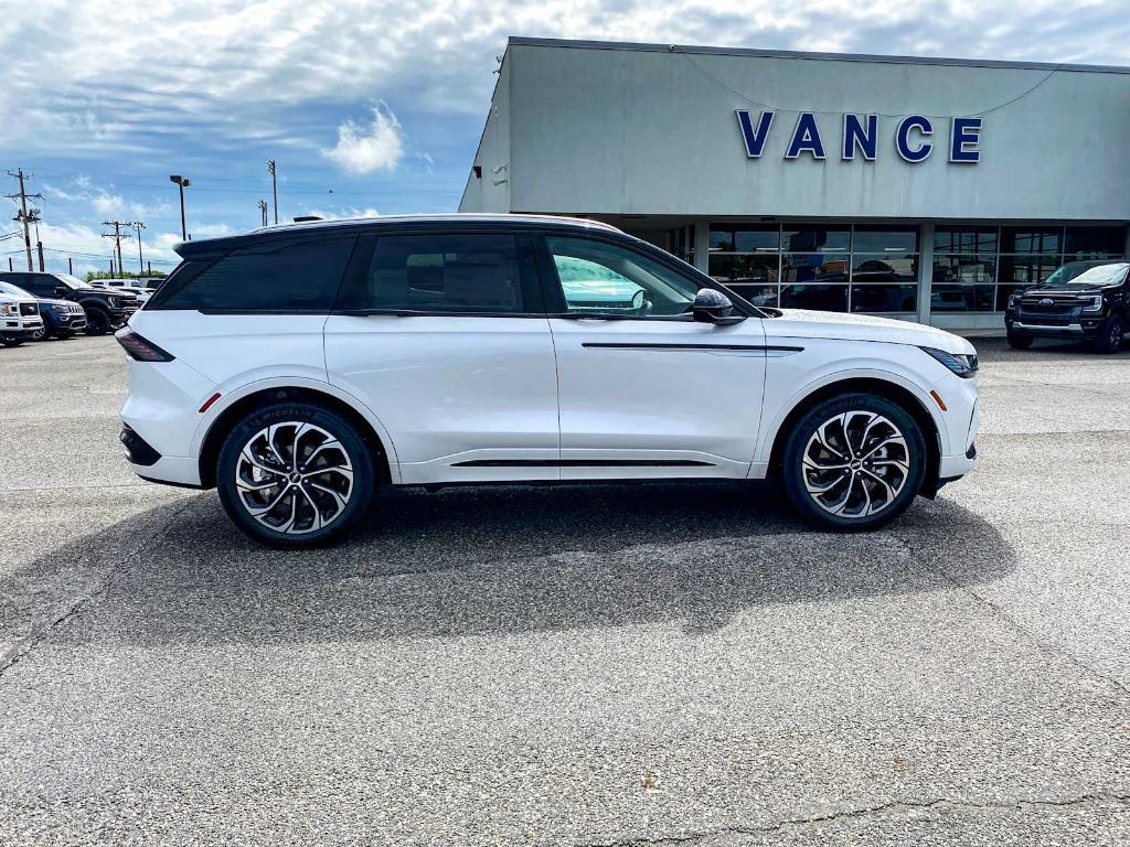 new 2025 Lincoln Nautilus car, priced at $58,708