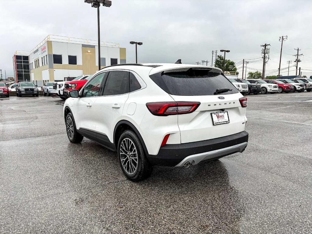new 2025 Ford Escape car, priced at $36,890