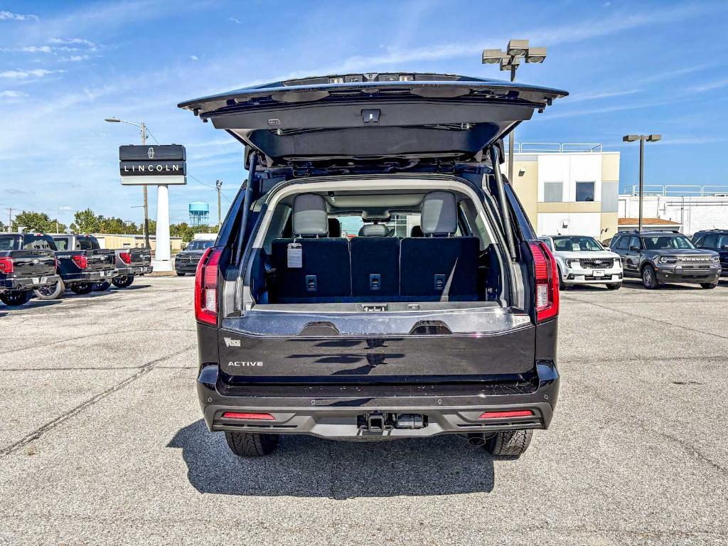 new 2025 Ford Expedition car, priced at $73,130