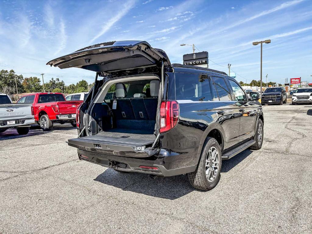 new 2025 Ford Expedition car, priced at $73,130