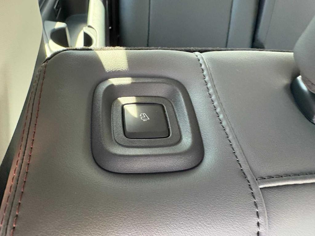 new 2025 Ford Expedition car, priced at $73,130
