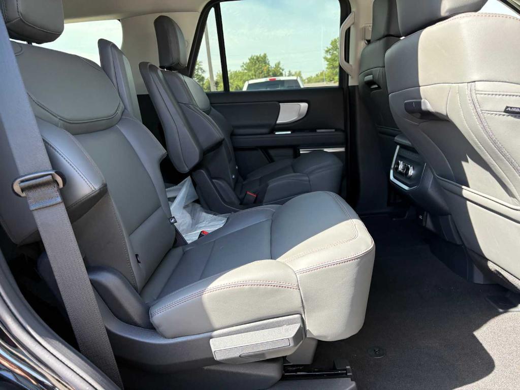 new 2025 Ford Expedition car, priced at $73,130