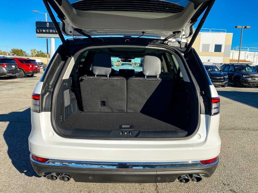 new 2025 Lincoln Aviator car, priced at $56,829