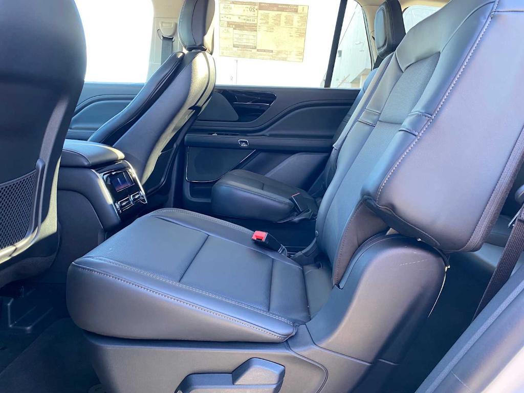 new 2025 Lincoln Aviator car, priced at $56,829