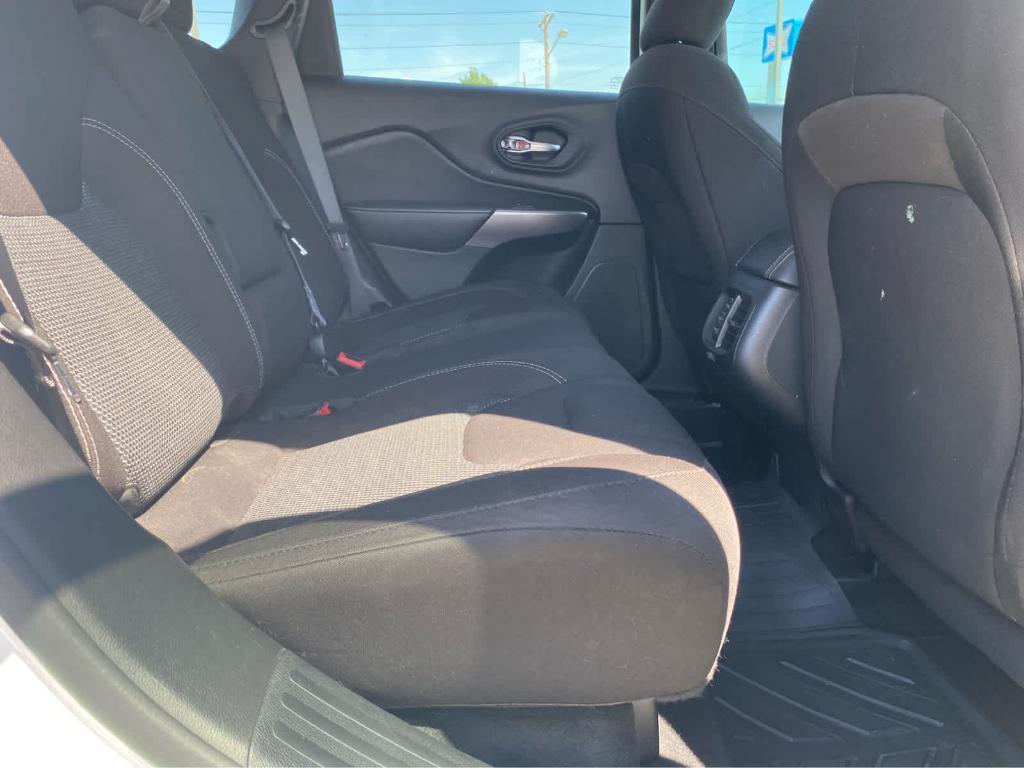 used 2021 Jeep Cherokee car, priced at $15,999