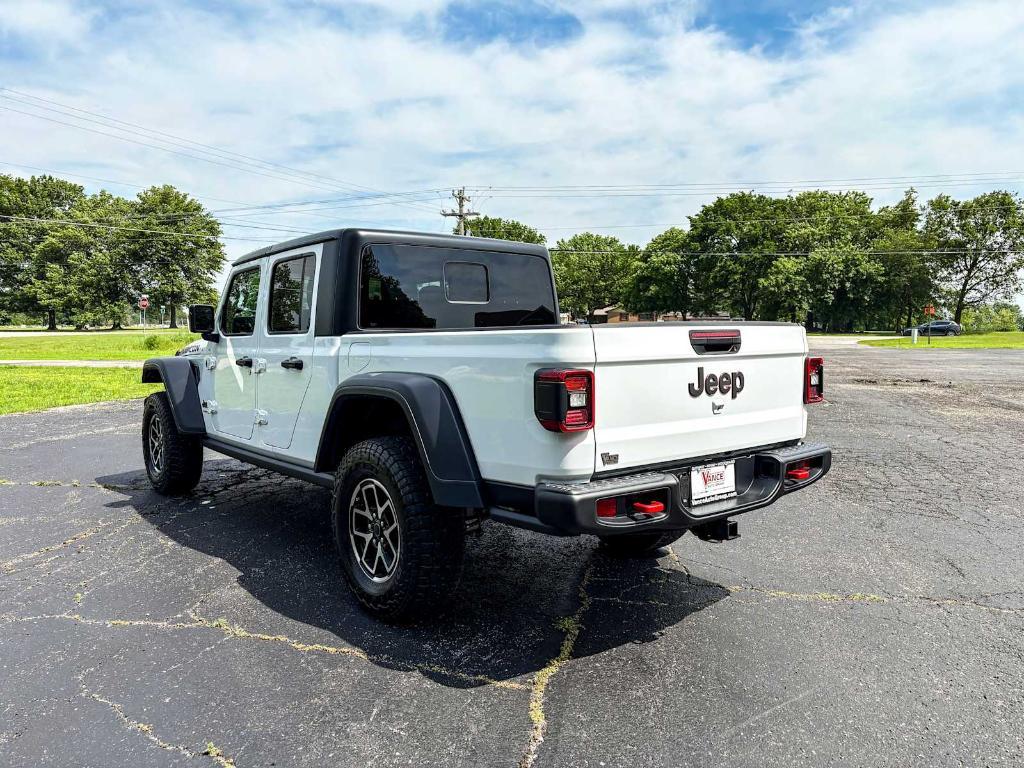 used 2025 Jeep Gladiator car, priced at $49,820