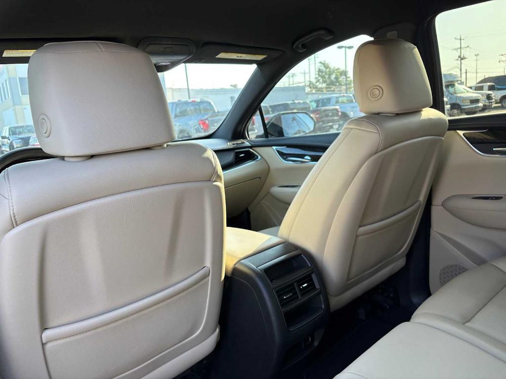 used 2017 Cadillac XT5 car, priced at $14,995