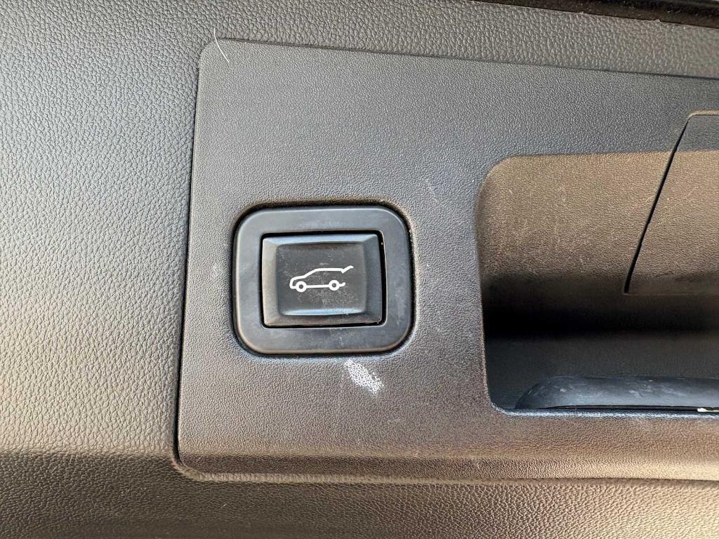 used 2017 Cadillac XT5 car, priced at $14,995