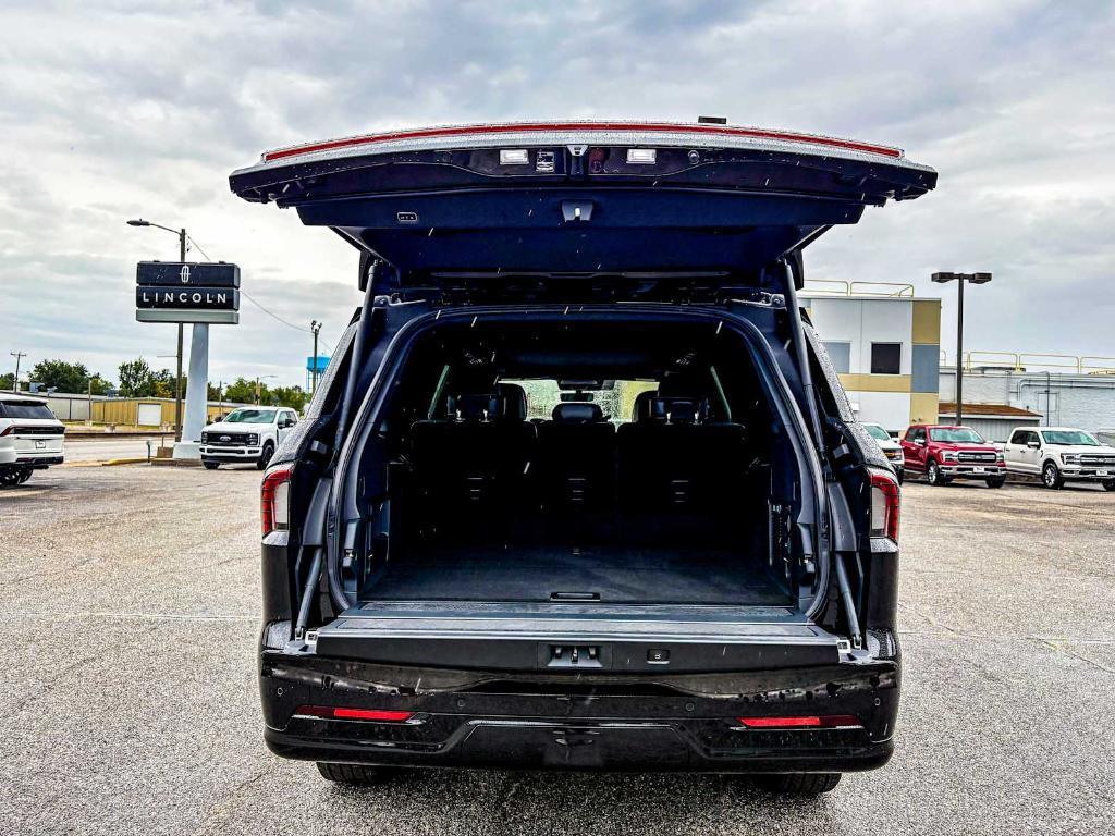 new 2025 Lincoln Navigator L car, priced at $105,225
