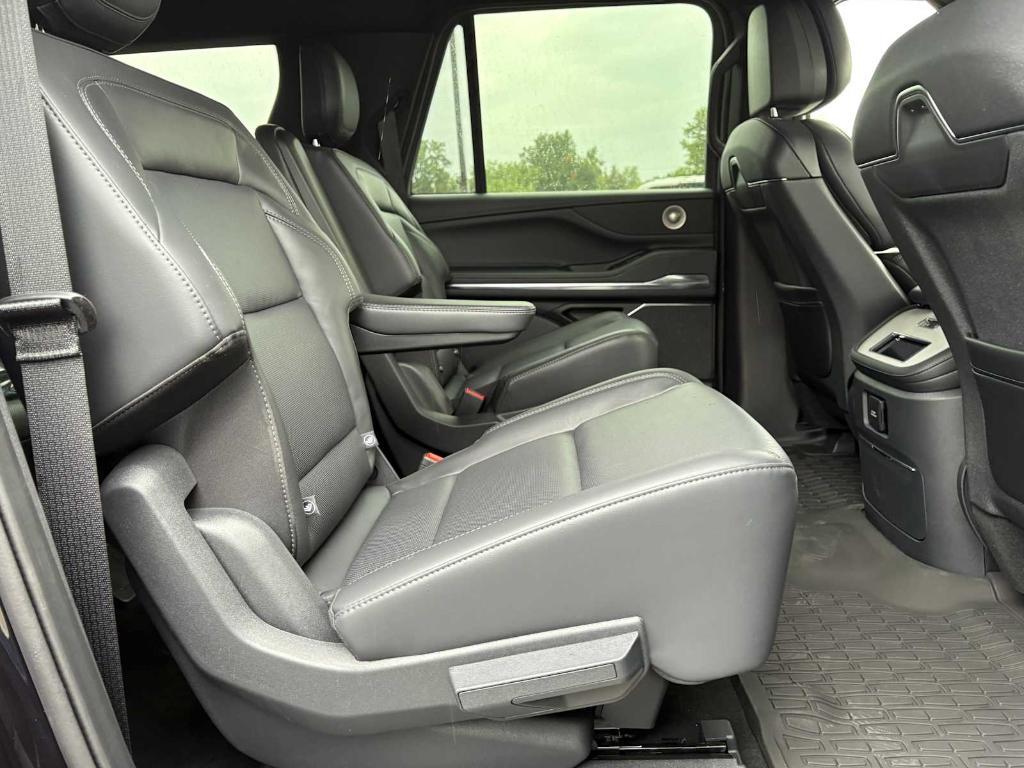 new 2025 Lincoln Navigator L car, priced at $105,225
