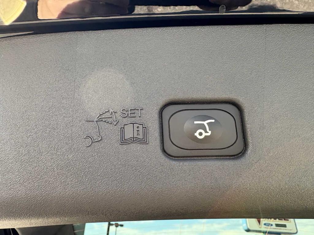 new 2025 Lincoln Nautilus car, priced at $53,083