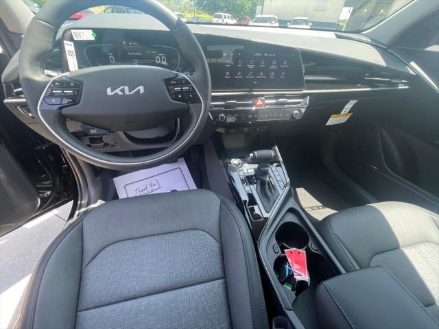 new 2025 Kia Niro car, priced at $33,305