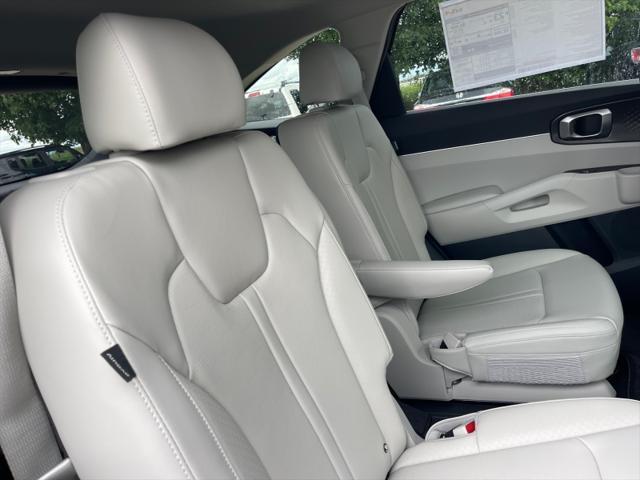 new 2025 Kia Sorento car, priced at $43,755