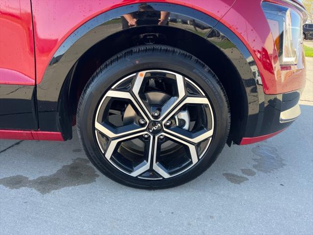 new 2025 Kia Niro car, priced at $33,804