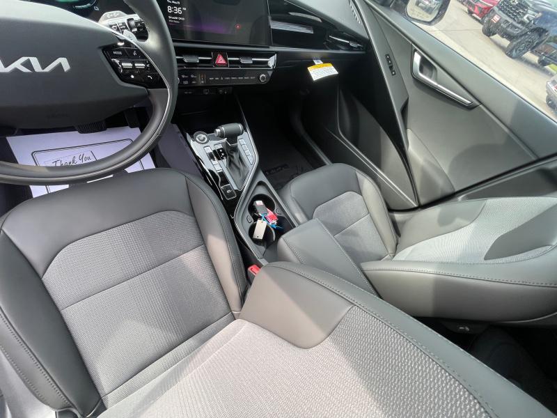 new 2025 Kia Niro car, priced at $30,504