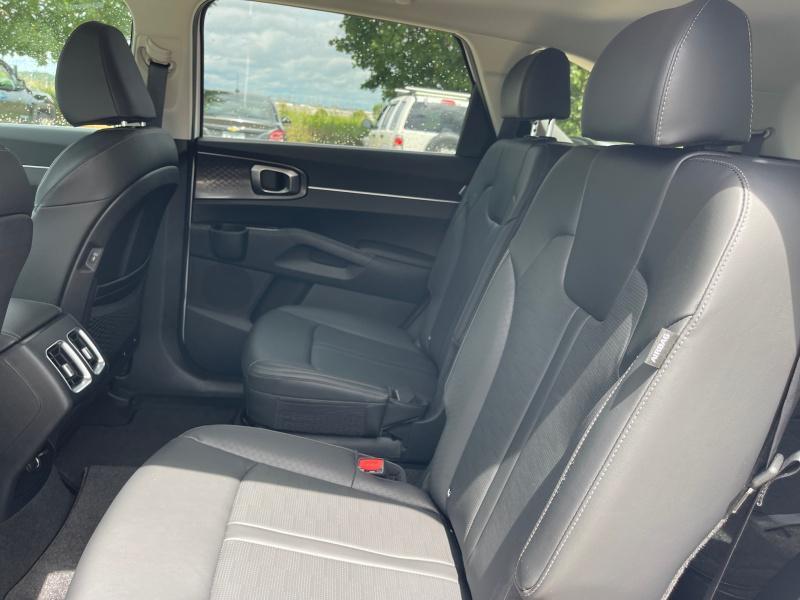 new 2025 Kia Sorento car, priced at $42,744