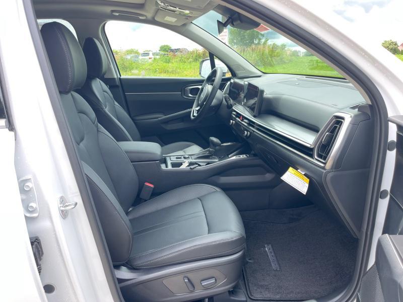 new 2025 Kia Sorento car, priced at $42,744