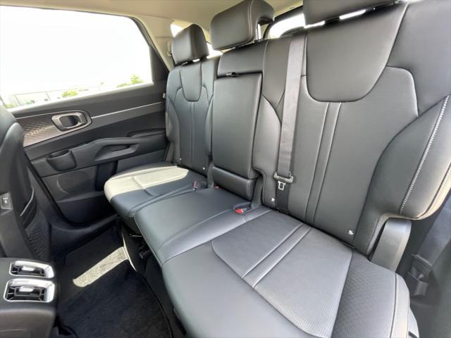 new 2025 Kia Sorento car, priced at $38,530