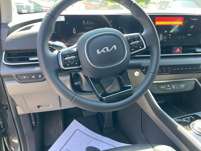 new 2025 Kia Carnival Hybrid car, priced at $45,474