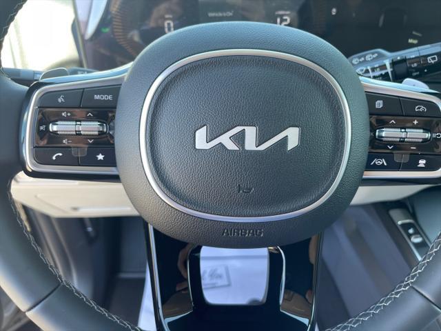 new 2025 Kia Sorento Hybrid car, priced at $42,909