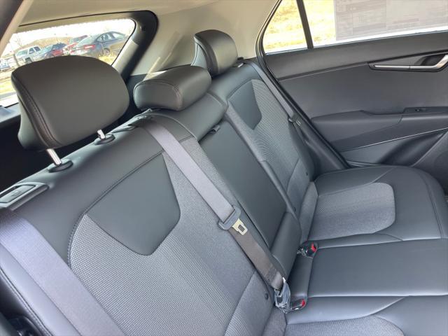 new 2025 Kia Niro car, priced at $30,579