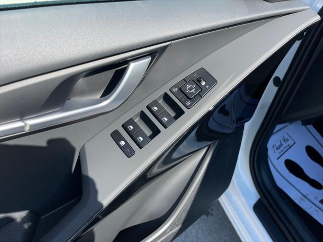 new 2025 Kia Niro car, priced at $30,579