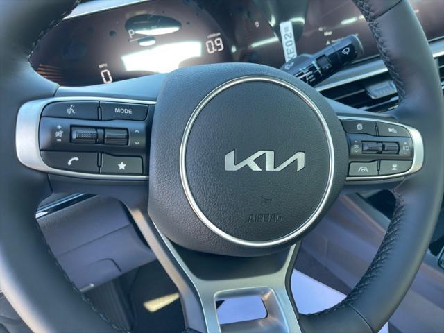 new 2025 Kia K5 car, priced at $32,294