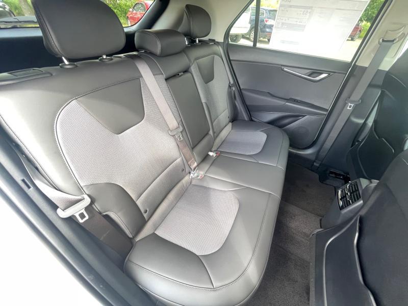 new 2025 Kia Niro car, priced at $30,504