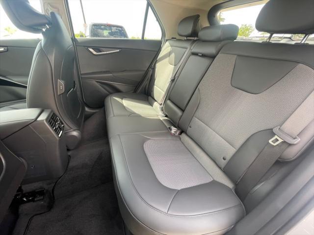 new 2025 Kia Niro car, priced at $30,504