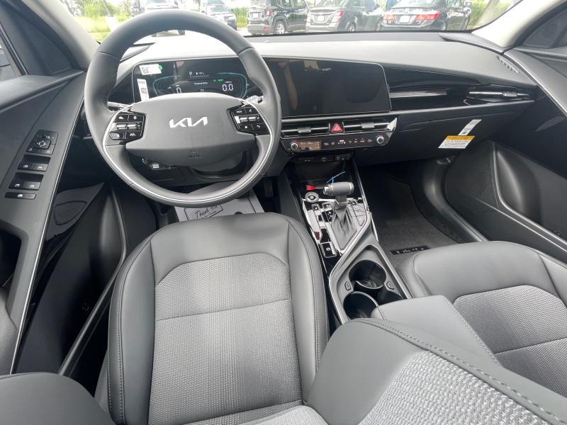 new 2025 Kia Niro car, priced at $30,504
