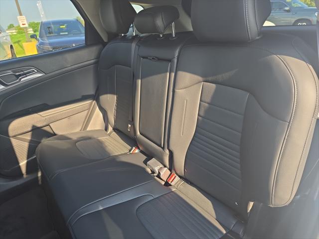 new 2025 Kia Sportage Hybrid car, priced at $40,504