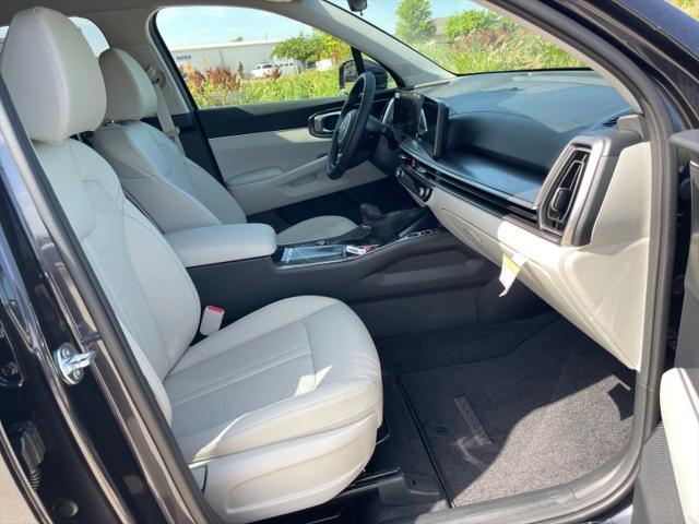 new 2025 Kia Sorento car, priced at $40,560