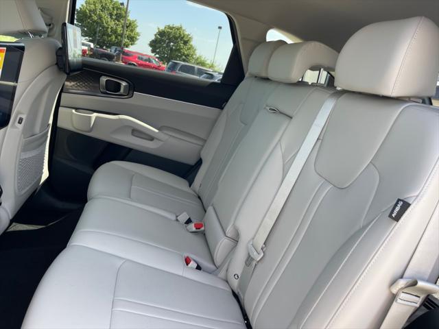 new 2025 Kia Sorento car, priced at $40,560