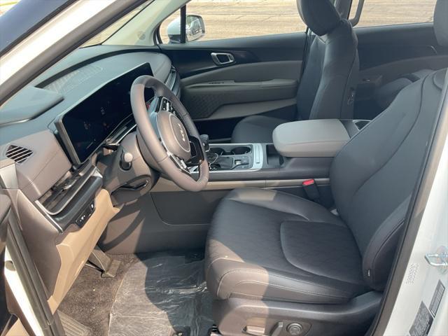 new 2025 Kia Carnival car, priced at $41,424