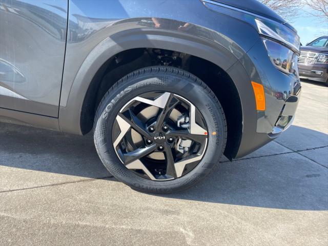 new 2025 Kia Seltos car, priced at $30,374
