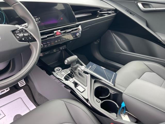 new 2025 Kia Niro car, priced at $32,474