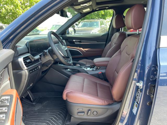 new 2025 Kia Sorento Hybrid car, priced at $50,154