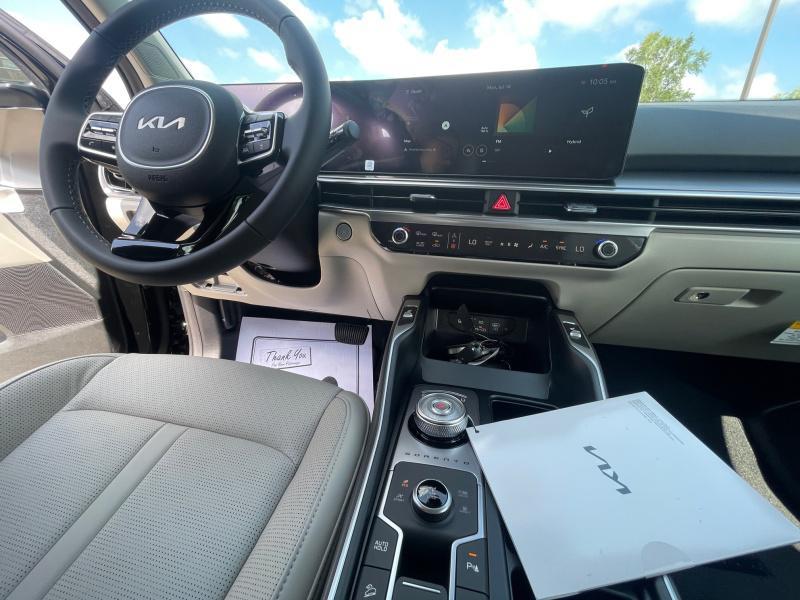 new 2025 Kia Sorento Hybrid car, priced at $42,879