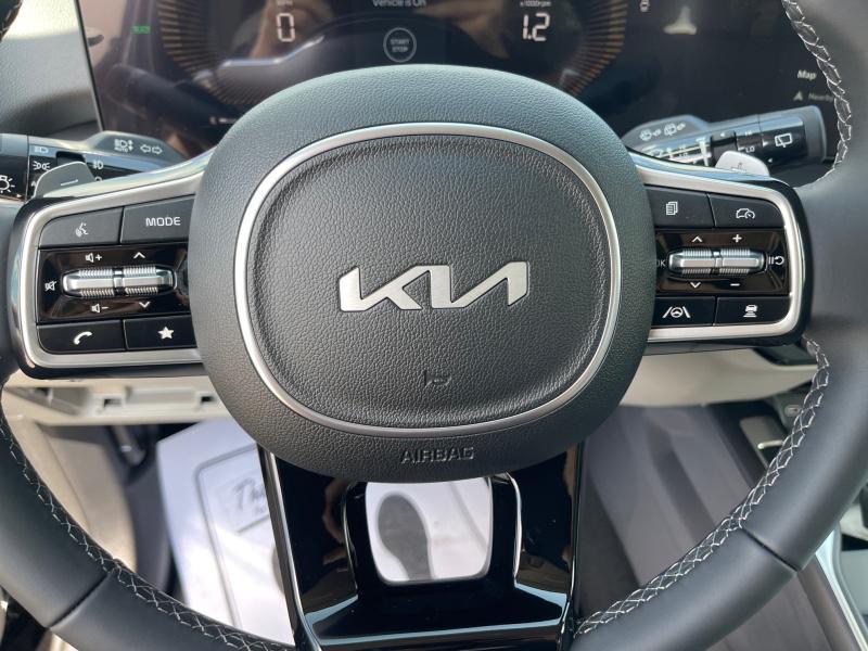 new 2025 Kia Sorento Hybrid car, priced at $42,879