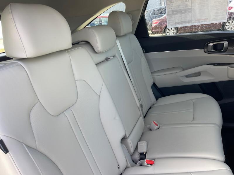 new 2025 Kia Sorento car, priced at $40,694