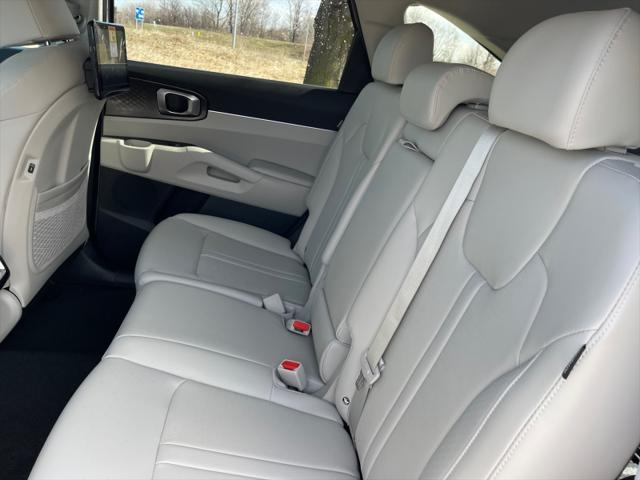 new 2025 Kia Sorento car, priced at $40,694