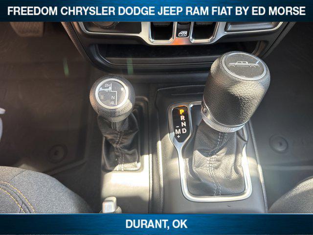 new 2025 Jeep Gladiator car, priced at $43,014