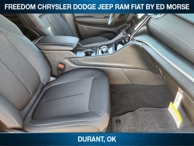 new 2025 Jeep Grand Cherokee car, priced at $39,014